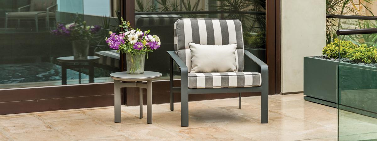Softscape lounge chair .with side table.