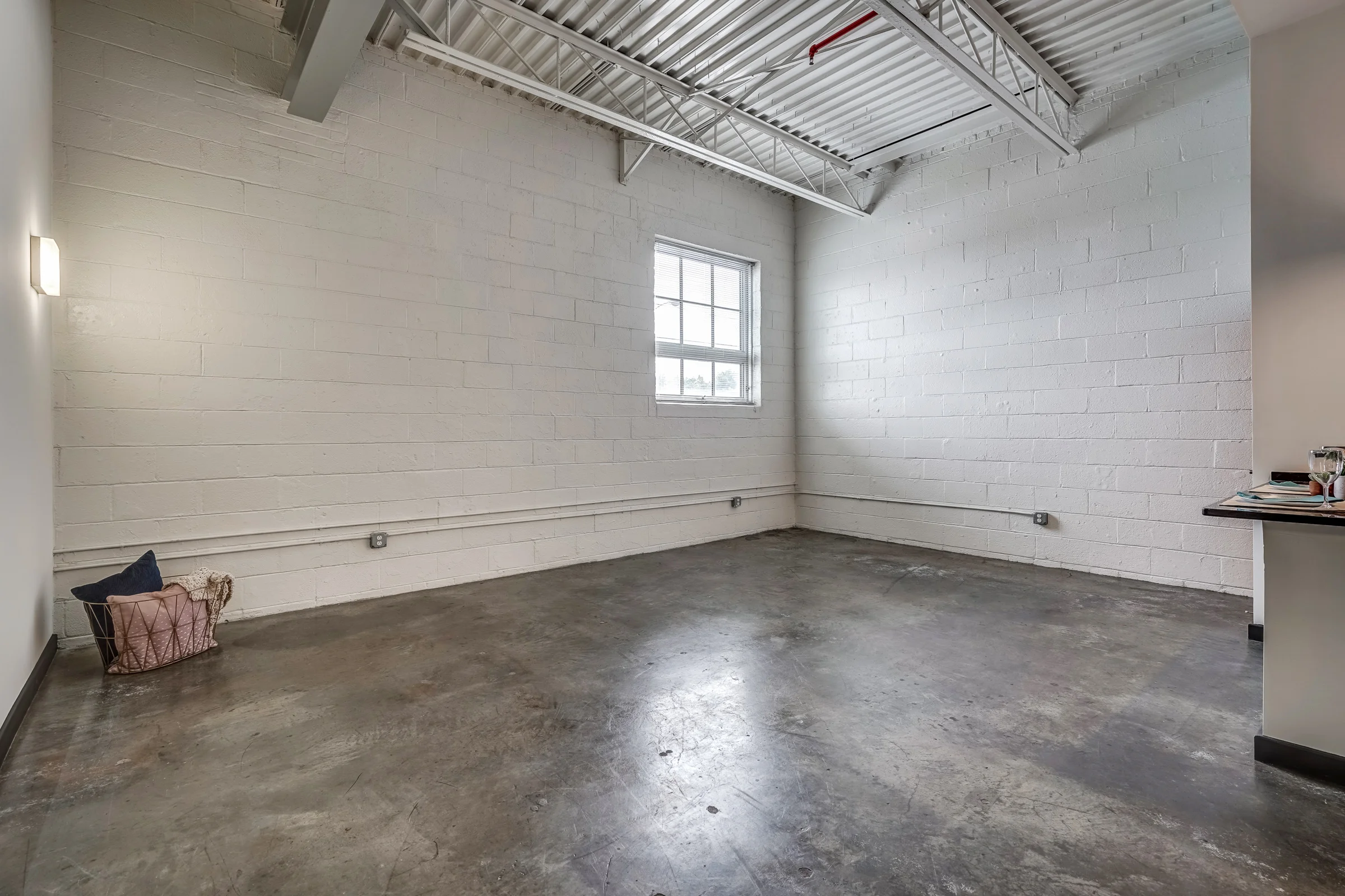 Living Room 1.jpg