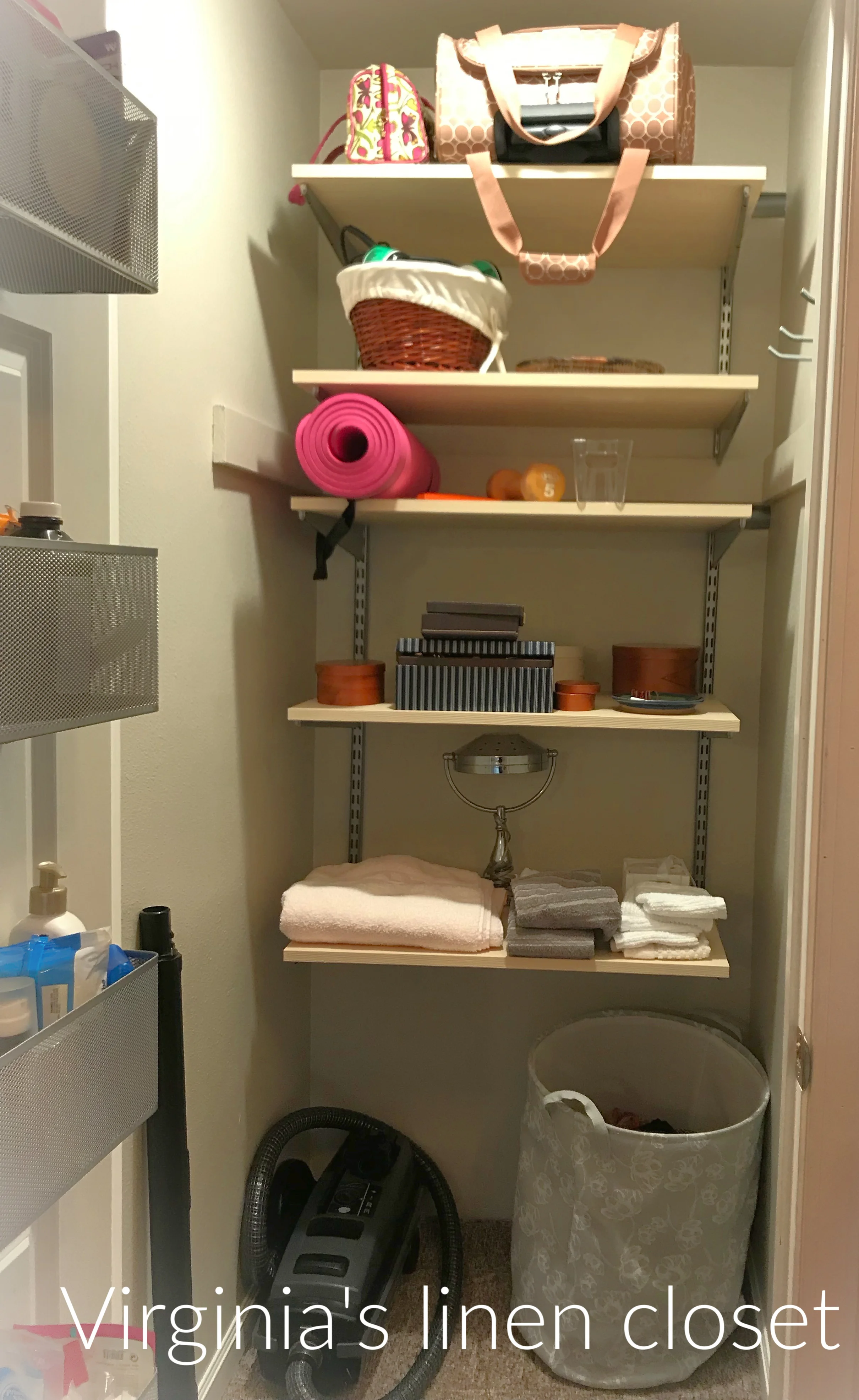 Carol%27s%3AVirginia%27s+linen+closet.jpg
