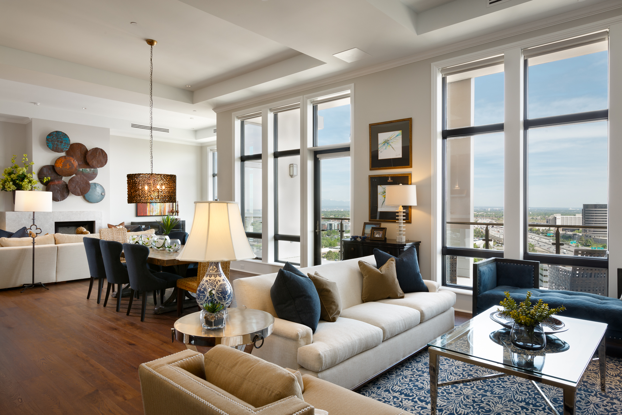 06_Living_Dining_WEB_2048px_Long_Edge.jpg