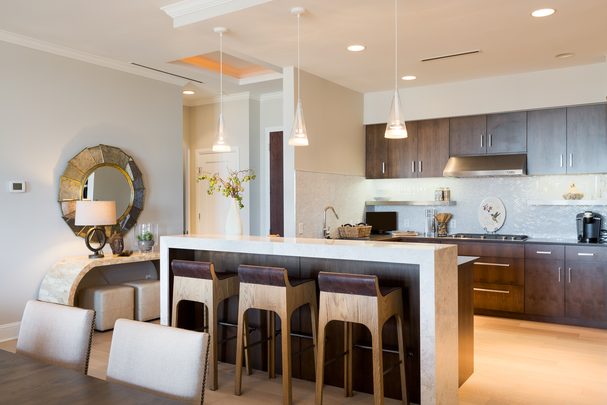 02_Unit_609_Staged_2048px_Long_Edge.jpg