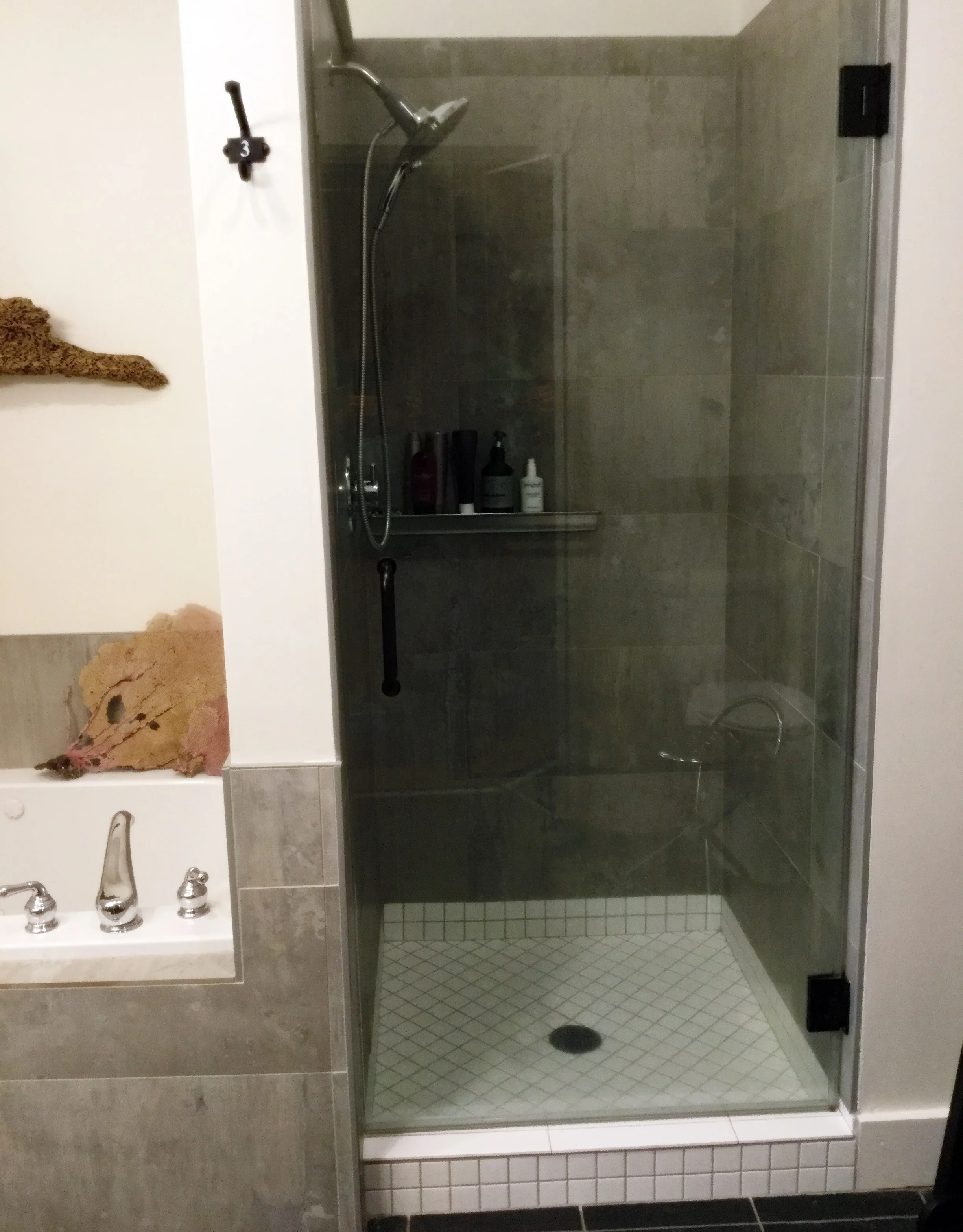 master shower-tub.JPG