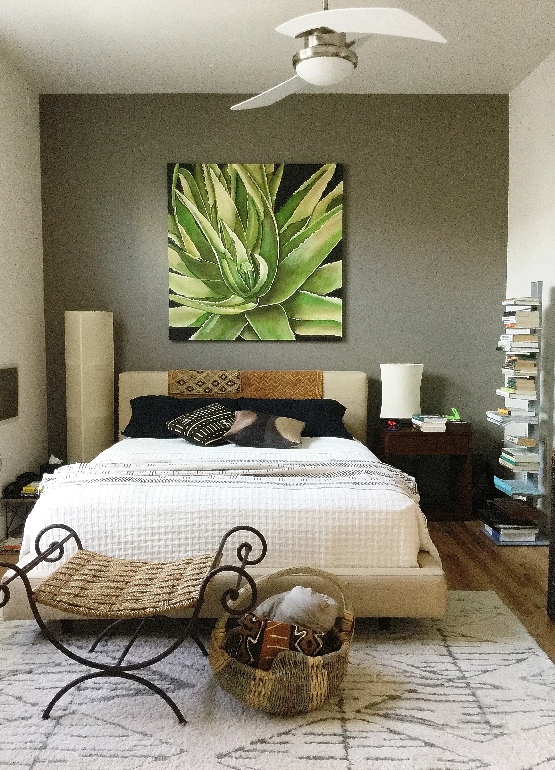 Master bed w-fan.JPG