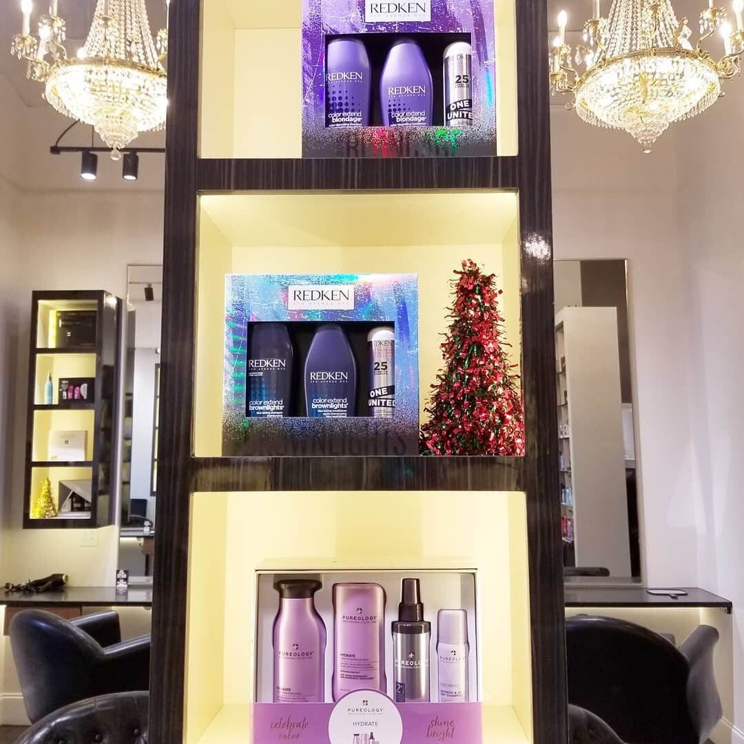 💫 Starting TODAY through Saturday December 19th, ALL remaining hair care GIFT SETS are 10% OFF! 🎁 We have a few Redken Brownlights (antibrass shampoo, conditioner, heat protectant for brunette hair), Redken Blondage (antibrass shampoo, conditioner,