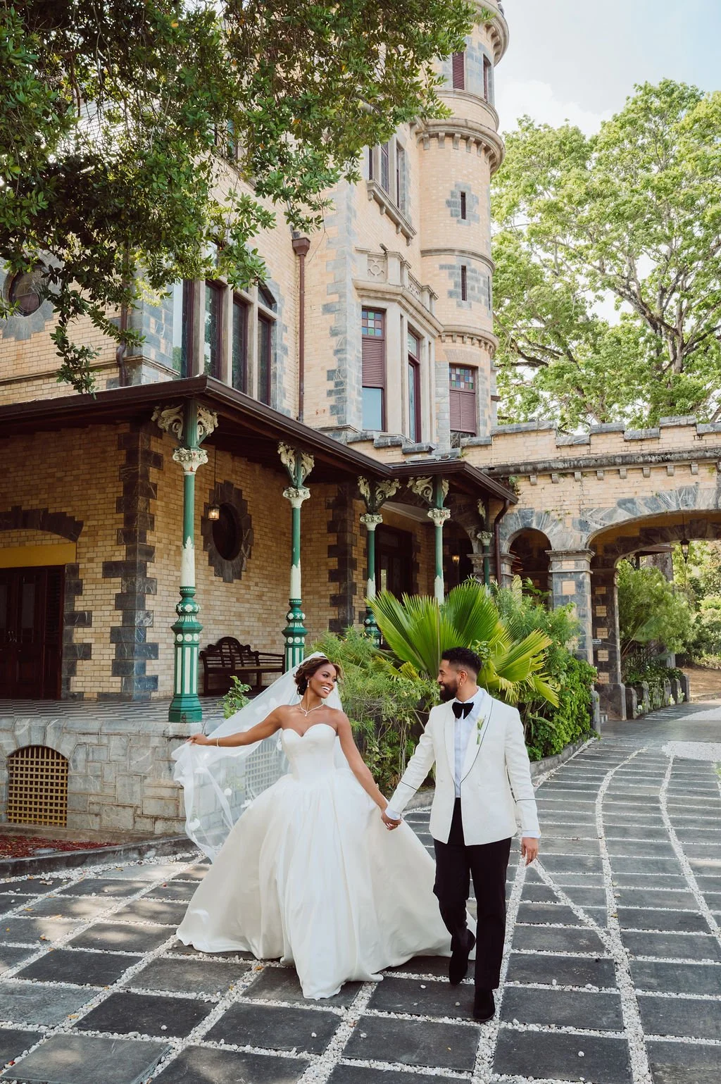 ANTON &amp; AVIONNE