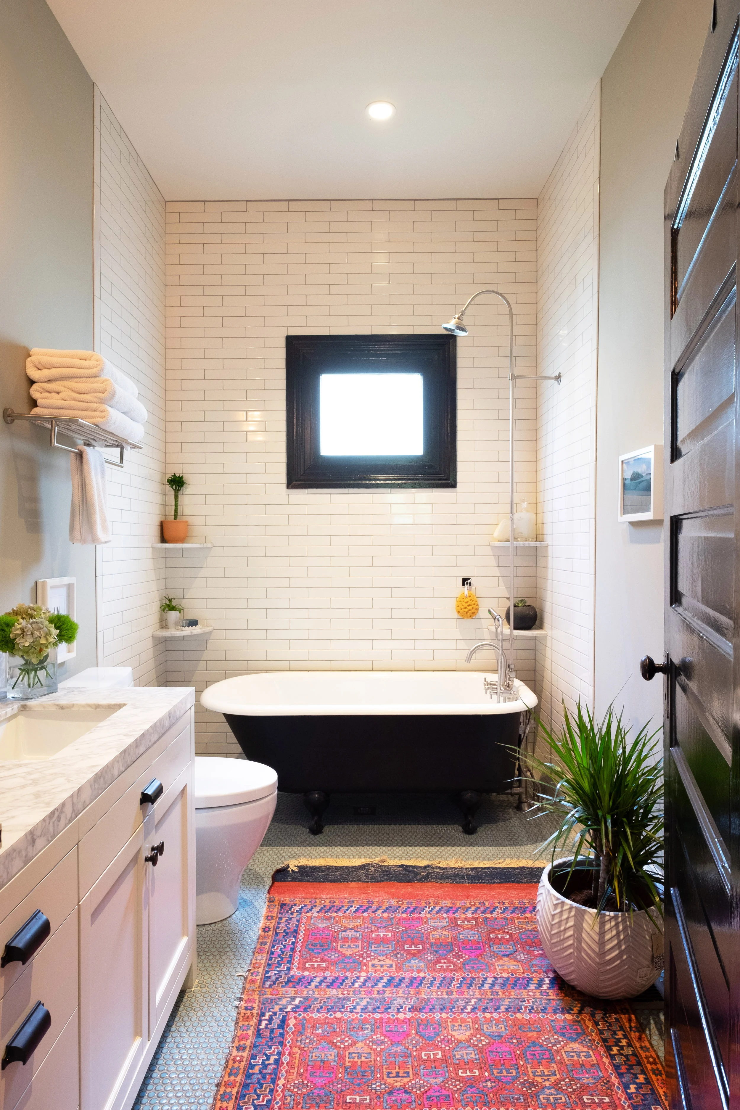 carri house bathroom 1.jpg