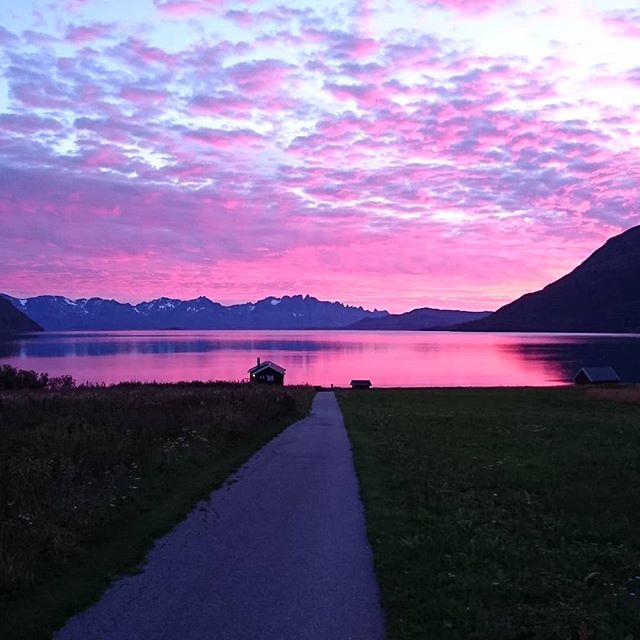 #sunset #eveningsky #nofilter #arcticmagic #Norway