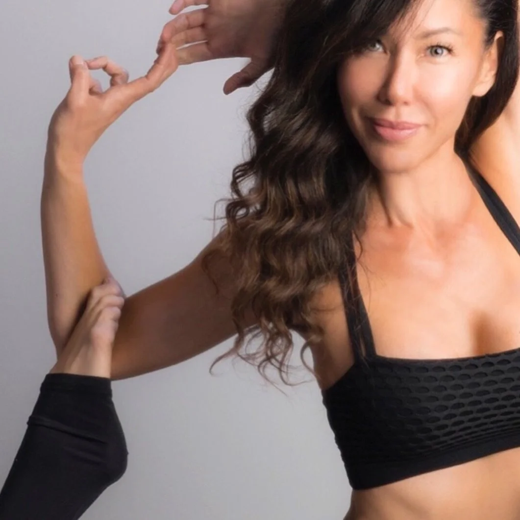 Happy Monday!!!
We want you to meet our new instructor.
Liz Eddy @lizeddy is a certified yoga instructor (RYT 200) and Pilates instructor (Balanced Body) Teaching since 2006.
She teaches a variety of yoga styles, Pilates, barre and sculpt classes tha
