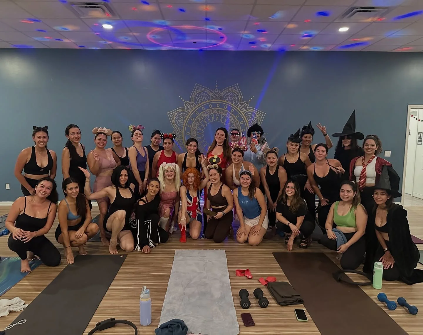 HAPPY HALLOWEEN!!!! 🎃🧙🏼&zwj;♀️🔮👻🤡👹🤖👽
&bull;
&bull;
&bull;
It&rsquo;s been SUCH a FUN week and today we close it out with a bang!!!! Candy, treats, flowers up rings and more!!!

We truly appreciate your cheerful support, your willingness to e