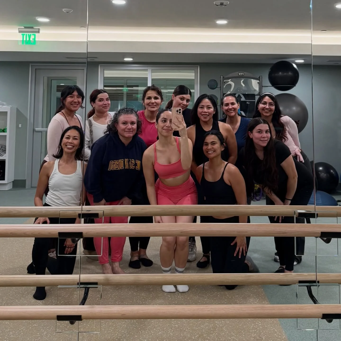 Thank you @luminaryatcotavera community for the awesome time tonight!!!!

We taught our first community class at the gym and today it was Barre by Christina @christinahernaandez 

How cool is it to live in such a supportive community where they actua
