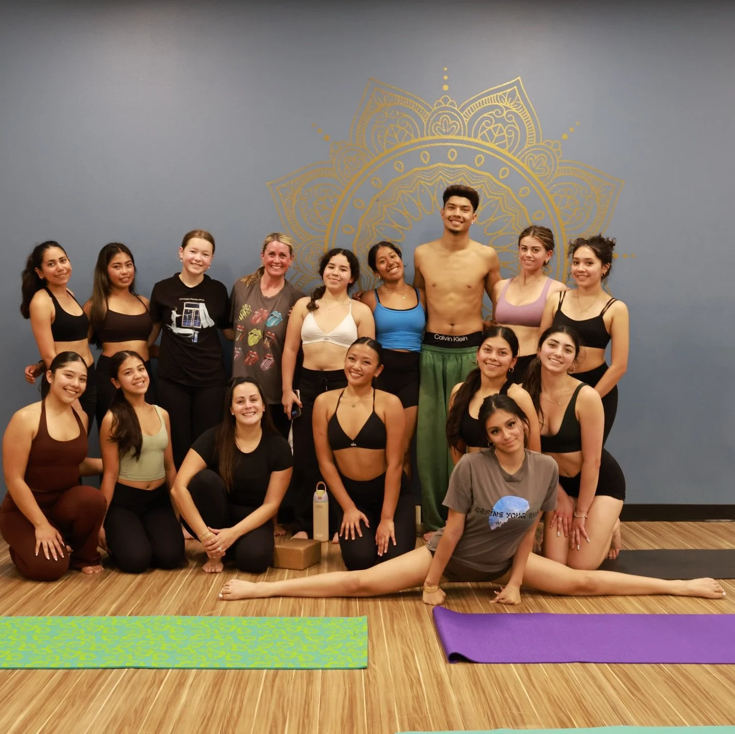 What a beautiful private class we had this Saturday 😍.

We had the dance team from @eastlake_allfemale join us for a special Rocket Yoga class led by Ana @healthysavorylife and the energy was incredible.

These young yogis are dancers. They&rsquo;re