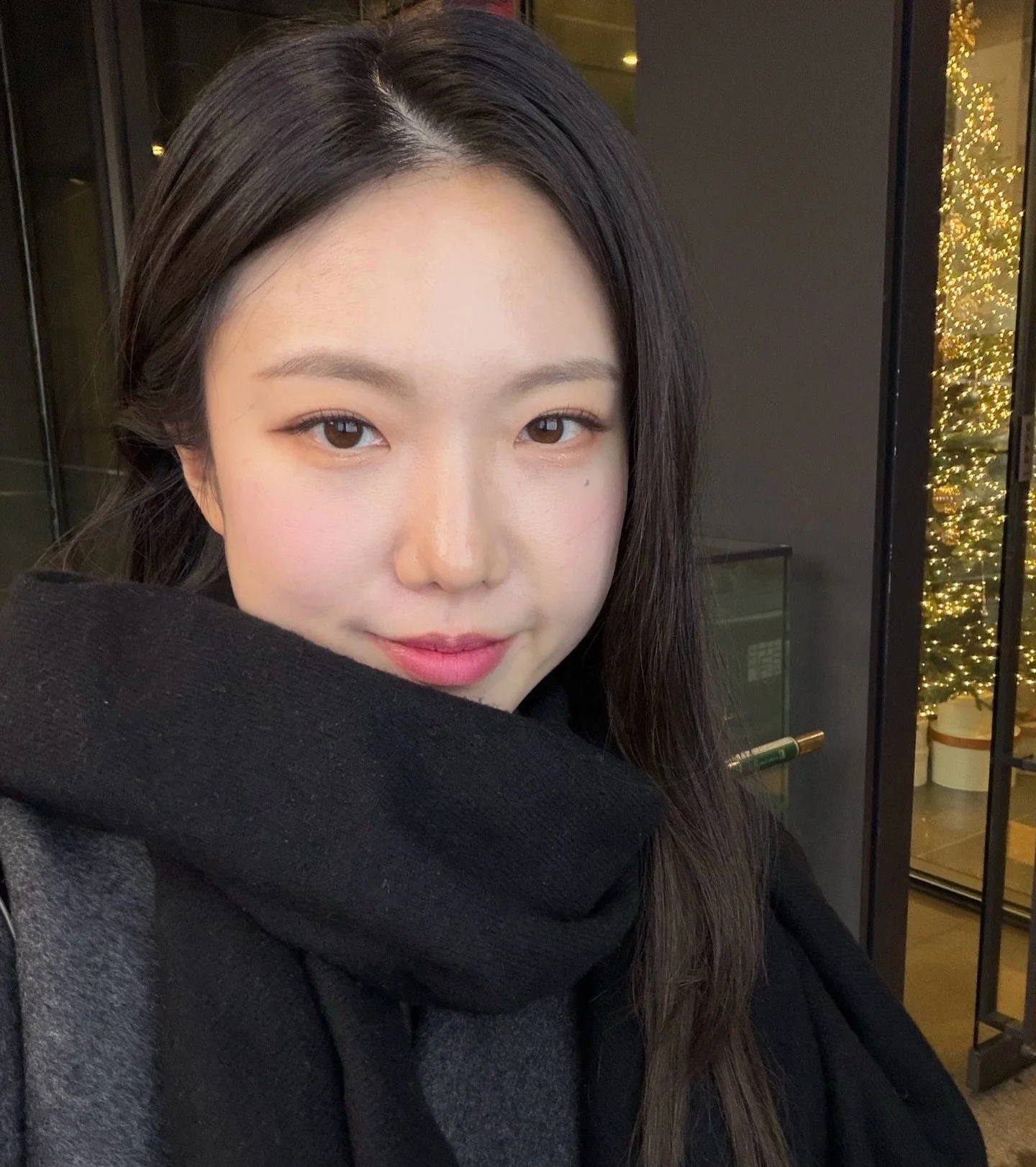 Teacher Thursday 🌟

Meet Jaylyn @2weclaro yoga instructor and graphic designer originally from South Korea. She moved to San Diego in 2022 and became a certified yoga teacher in June 2025.
She teaches Vinyasa, inspired by her personal practice in As