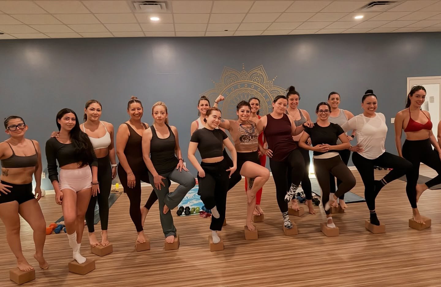 New week, new goals, new challenges, new connections.

Life is not as complicated as we make it seem sometimes. We are human beings living our own experience trying to live in the most joyous, peaceful and meaningful way. In that life journey, we mee