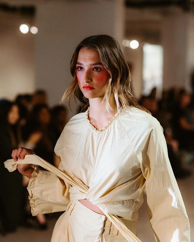 @oliviaalaita wearing @enda.us at our October @veganfashionweek. The designer’s collection is #vegan #sustainable and she uses natural dyes made of plants.

Makeup @we.are.tmf @sunamyles_mua Hair @marianilastockholm @komorebi.hairstudio Photo @the_hendrys Agency @margaux_the_agency