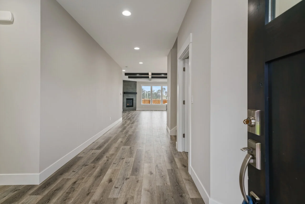 584 Cherry Sublimity MLS-5.jpg
