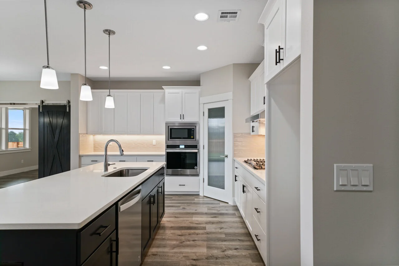 584 Cherry Sublimity MLS-15.jpg