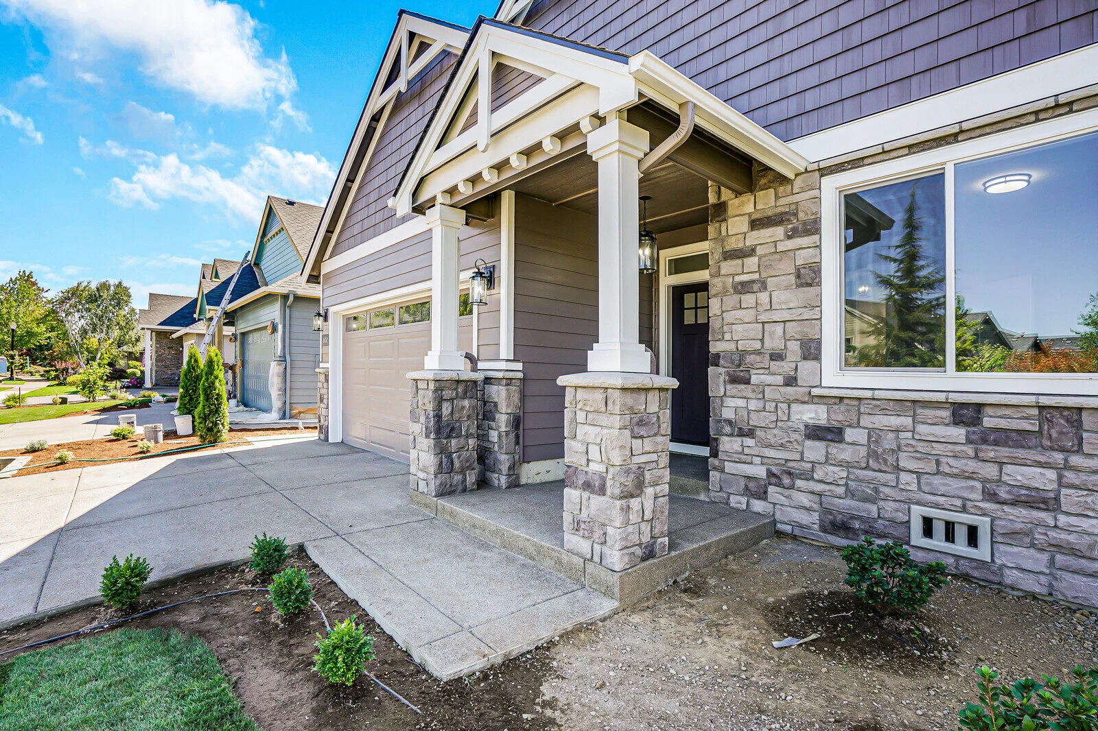 04_Brentano__602_Troon_St4_mls.jpg