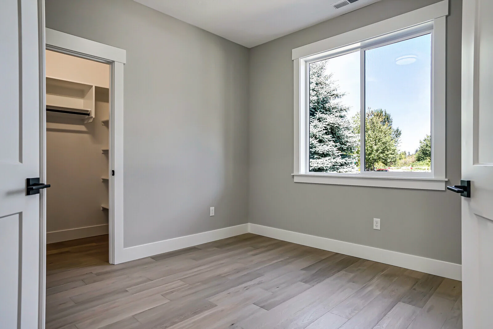 24_Brentano__602_Troon_St24_mls.jpg