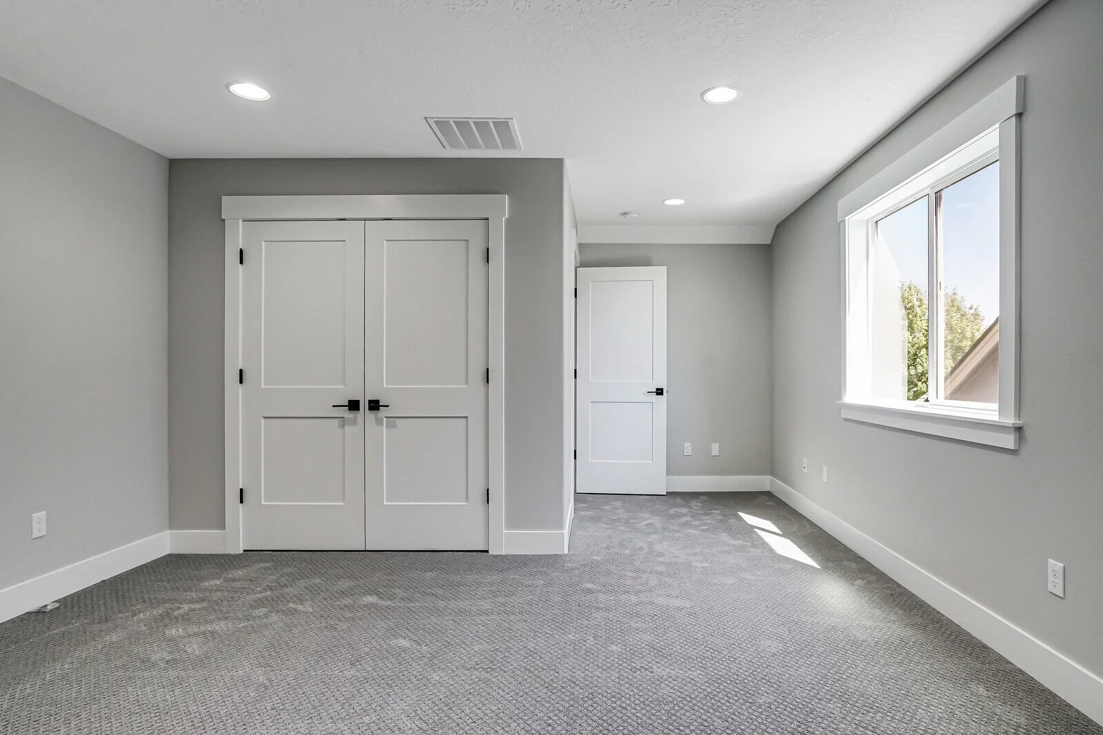 41_Brentano__602_Troon_St41_mls.jpg