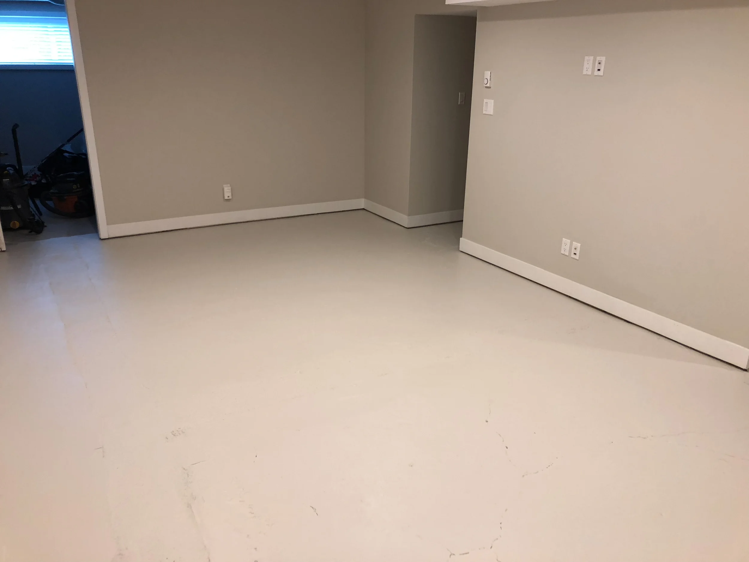 CONCRETE FLOOR PRIME/PAINT