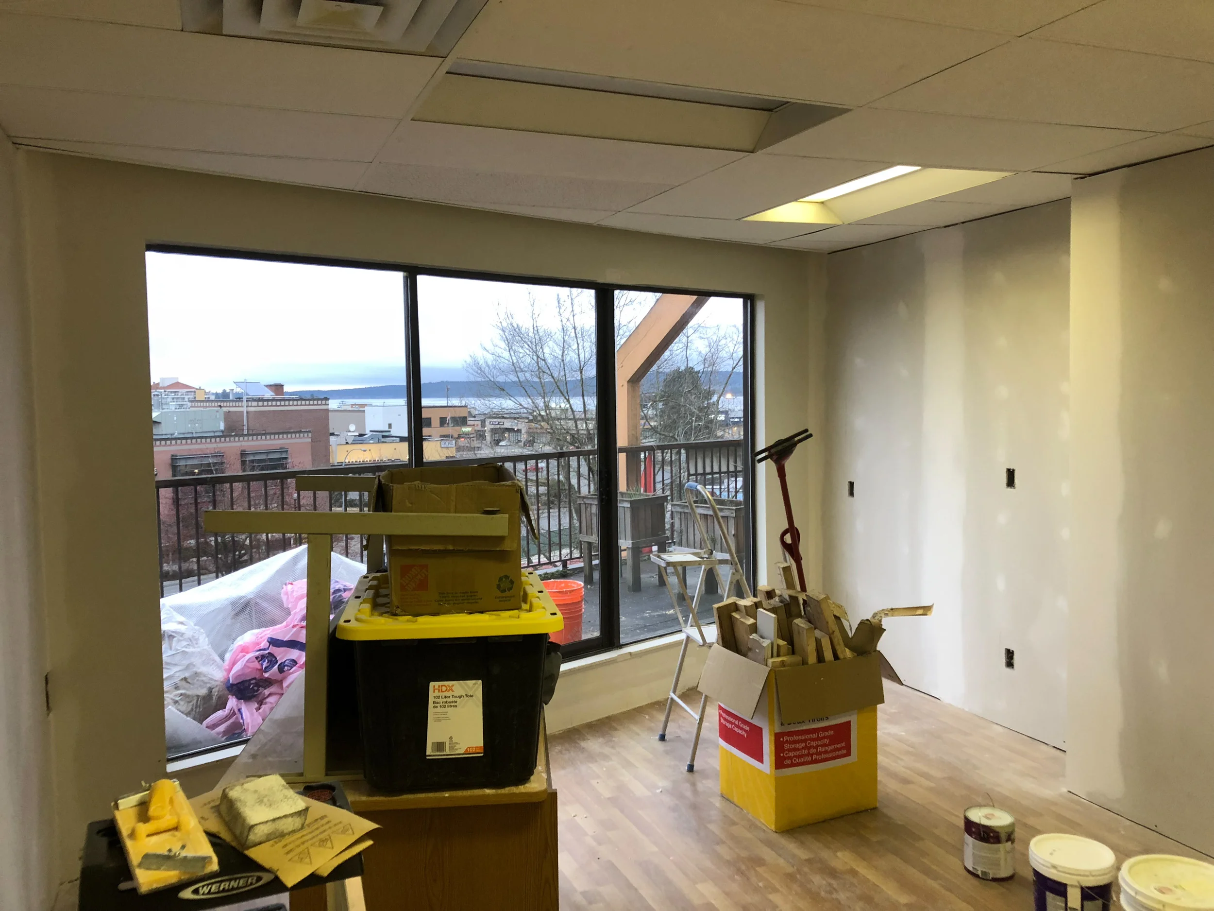 SMALL COMMERCIAL SPACE 1