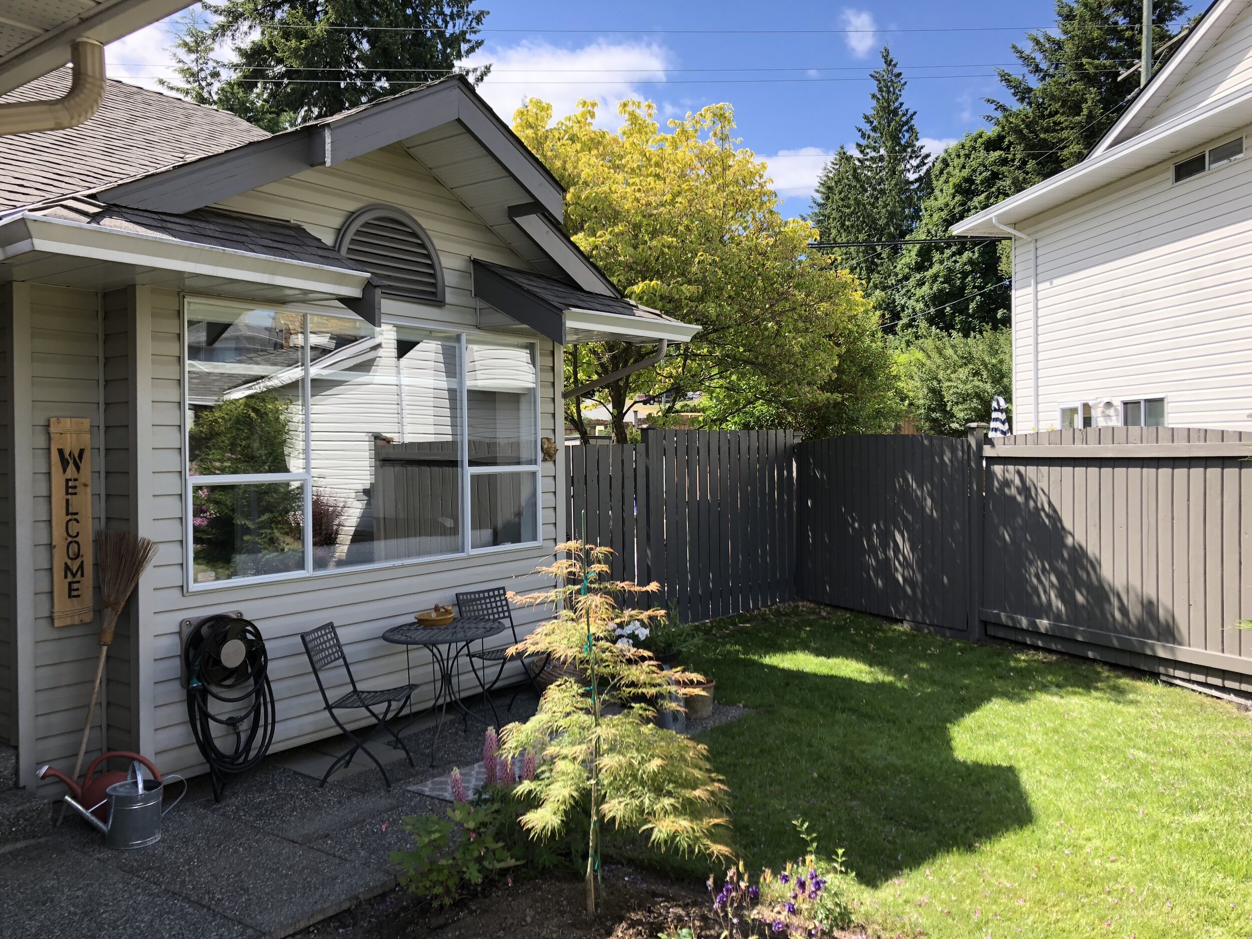 EXTERIOR TRIM COLOUR CHANGE/FRONT DOOR