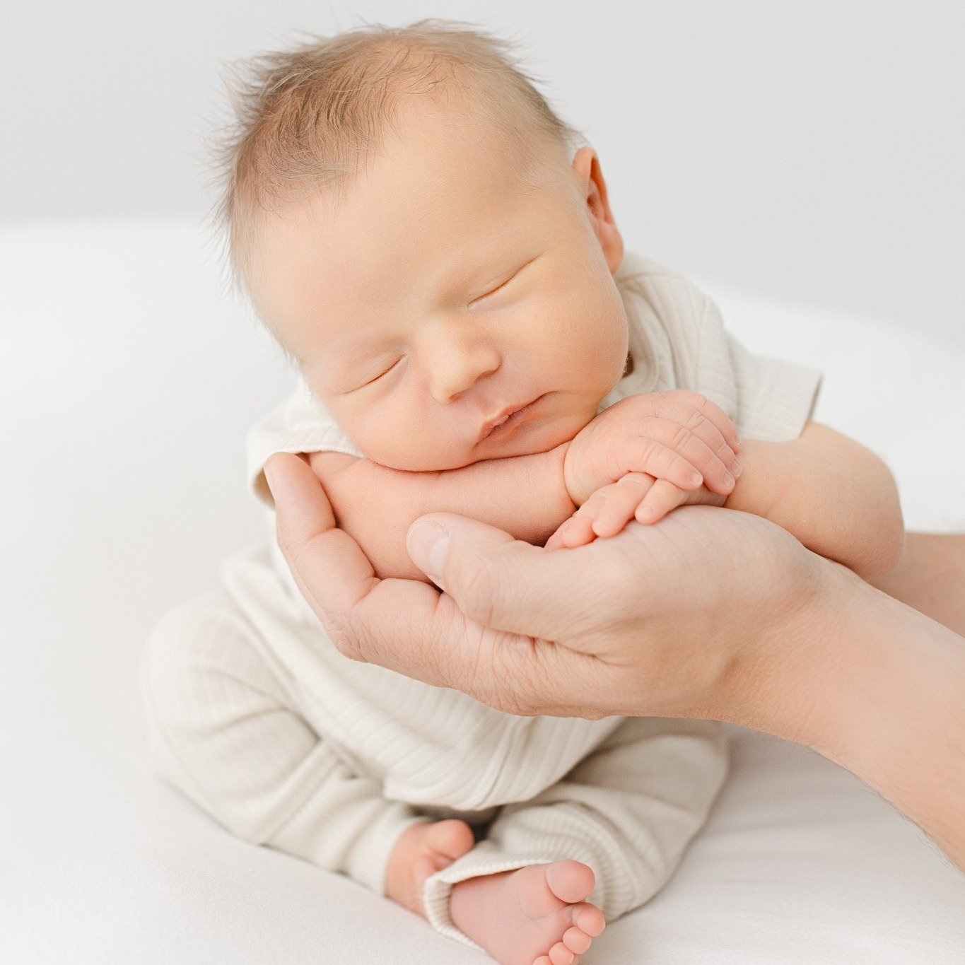 I shared the black and white version of this cutie pie in my stories today but I just had to put him permanently on my feed! 7 days of perfection. 🤍 NOW BOOKING SEPTEMBER &amp; OCTOBER NEWBORNS!
#raleighnewbornphotography #raleighnewbornphotographer