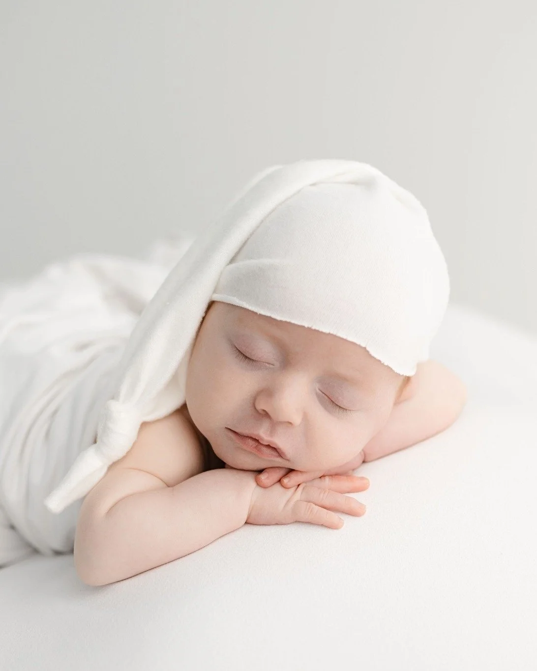 This family waited to find out the sex of the baby at birth. There's no way I could have done that! I am way too Type-A.  And then, if someone accidentally spilled the beans beforehand.... ooooh, I would lose my you know what. 💩 🤣  But look how cut