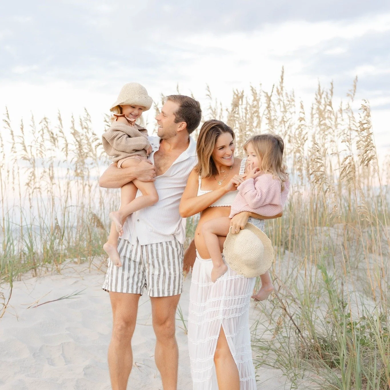 All this rainy weather has me missing the sunny skies and sandy toes of summer. I had the pleasure of attending the #perfectlyimperfectretreat hosted by @6ftamber down in Charleston a few weeks ago and I am just now getting around to editing the phot