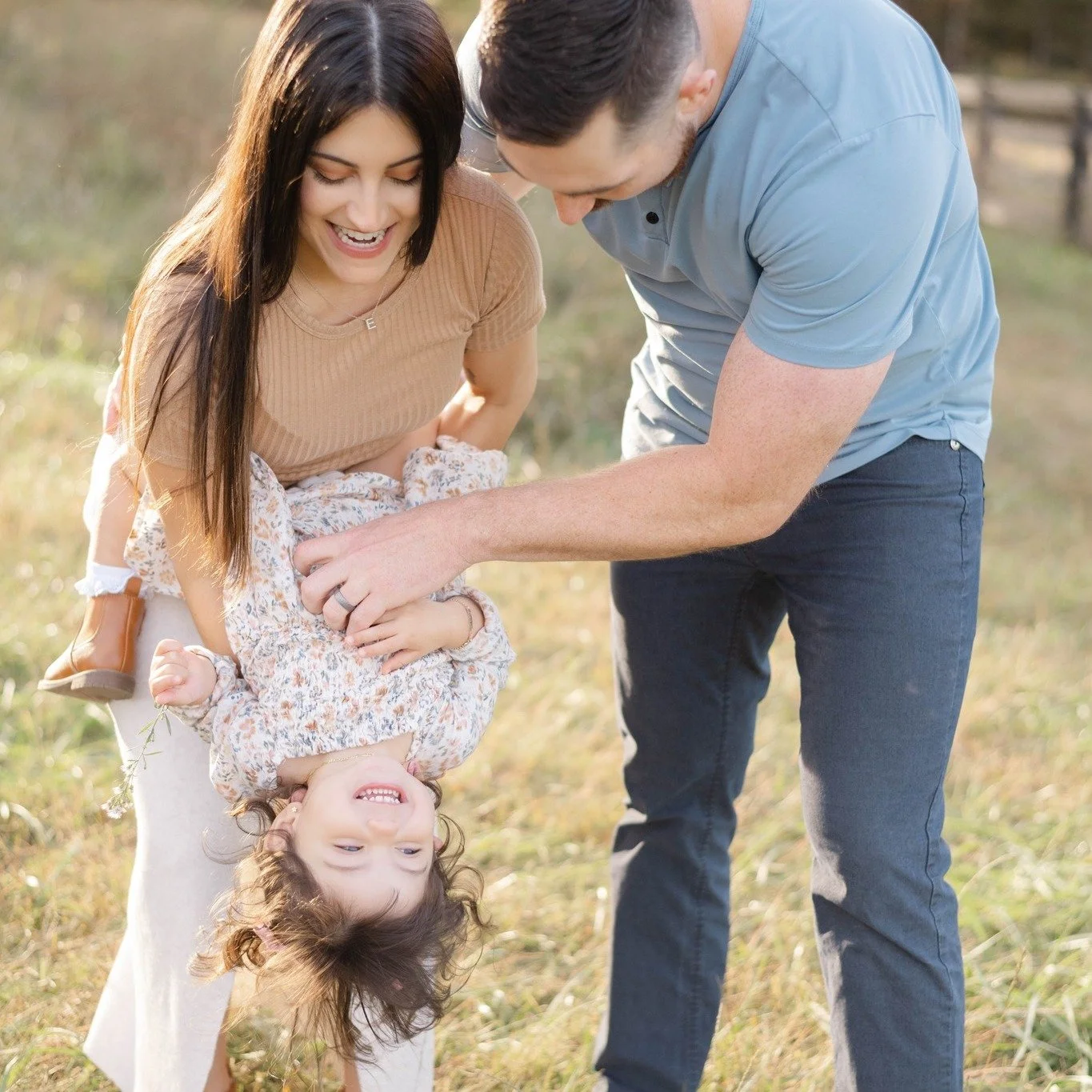 Today is my LAST outdoor minis of the season and to say I feel grateful is an understatement! Thank you all for trusting me to capture this season of your life with your littles! I have a couple more outdoor sessions sprinkled in before the end of th