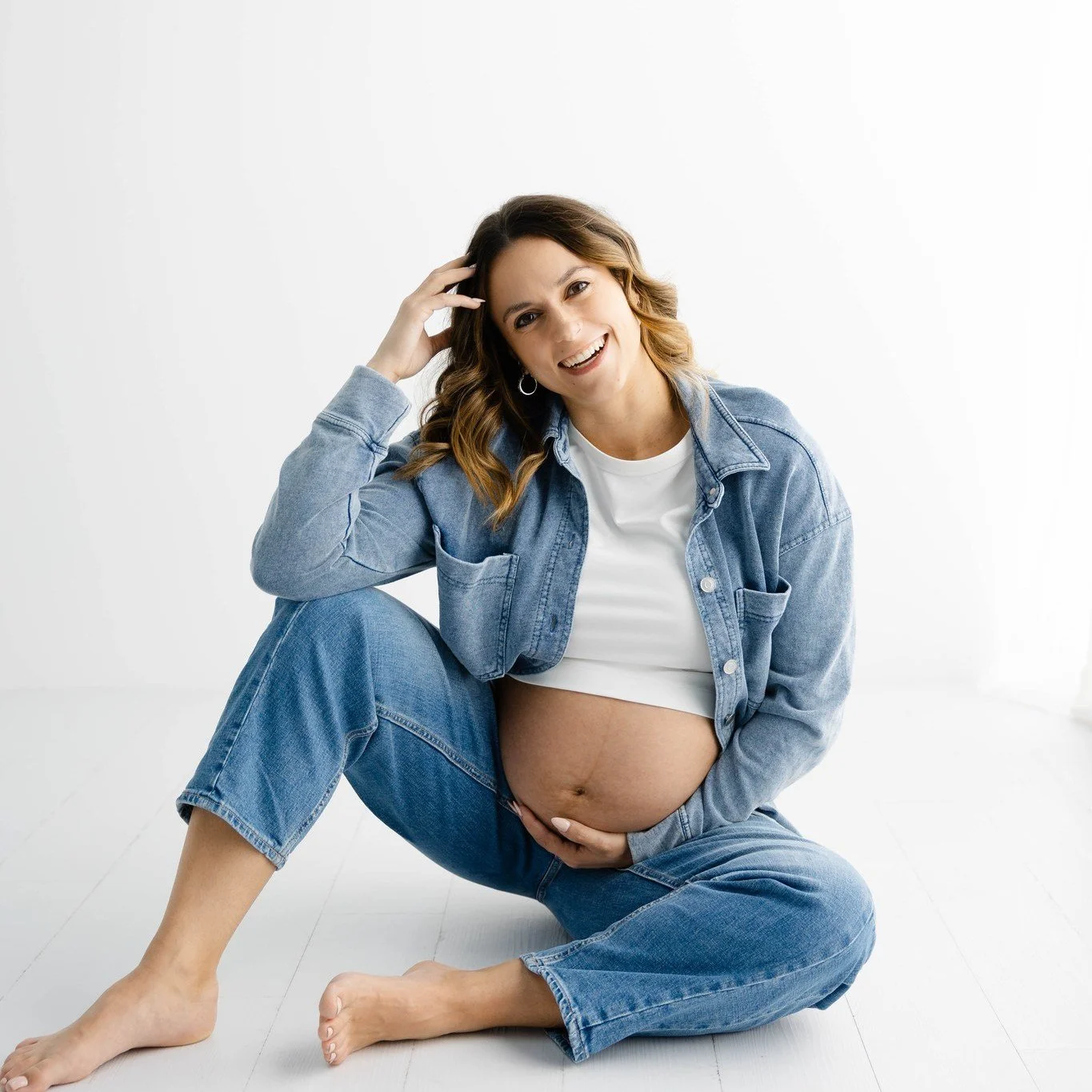 &quot;What is the best time frame for maternity photos?&quot; Usually I try to photograph pregnant women between 7-8 months, or 28-34 weeks along.  There are a few reasons why:
✔️ The bump is bumpin' - people don't wonder if you're pregnant or if you