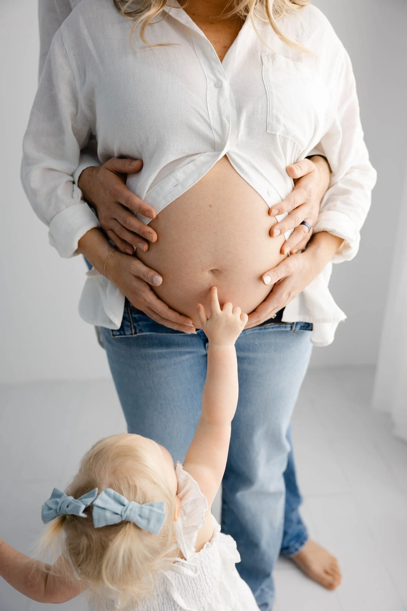 Baby's first BOOP from big sister 🤍
.
.
.
.
.
Raleigh Maternity Photography | Raleigh Maternity Photographer | #raleighmaternityphotographer #RaleighMaternity #maternitysession #MaternityPhotoshoot