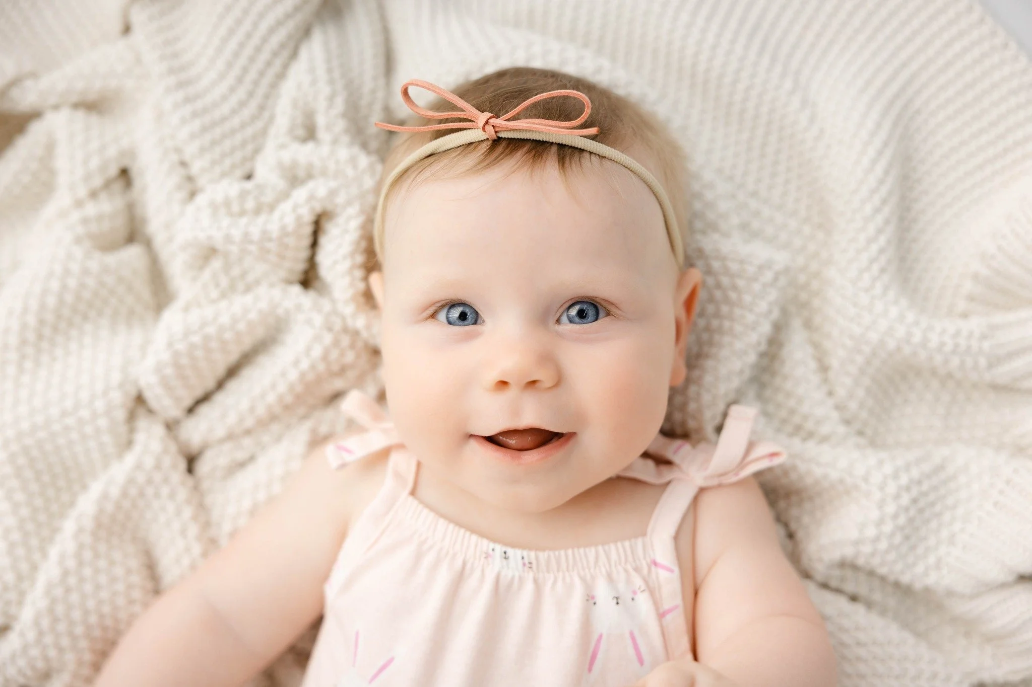 Girlie pop came in for her 6 month session as a Baby Plan member 🤍 She was so stinking cute! 

#sixmonthsession #sixmonthold #raleighbabyphotographer Raleigh Baby Photographer | Raleigh Newborn Photographer #raleighnewbornphotographer