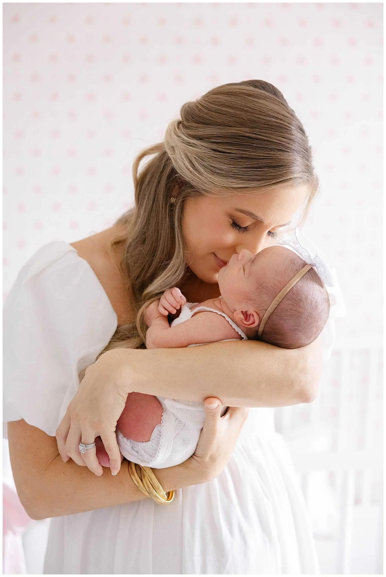 raleigh-lifestyle-newborn-photography-in-home_0030.jpg