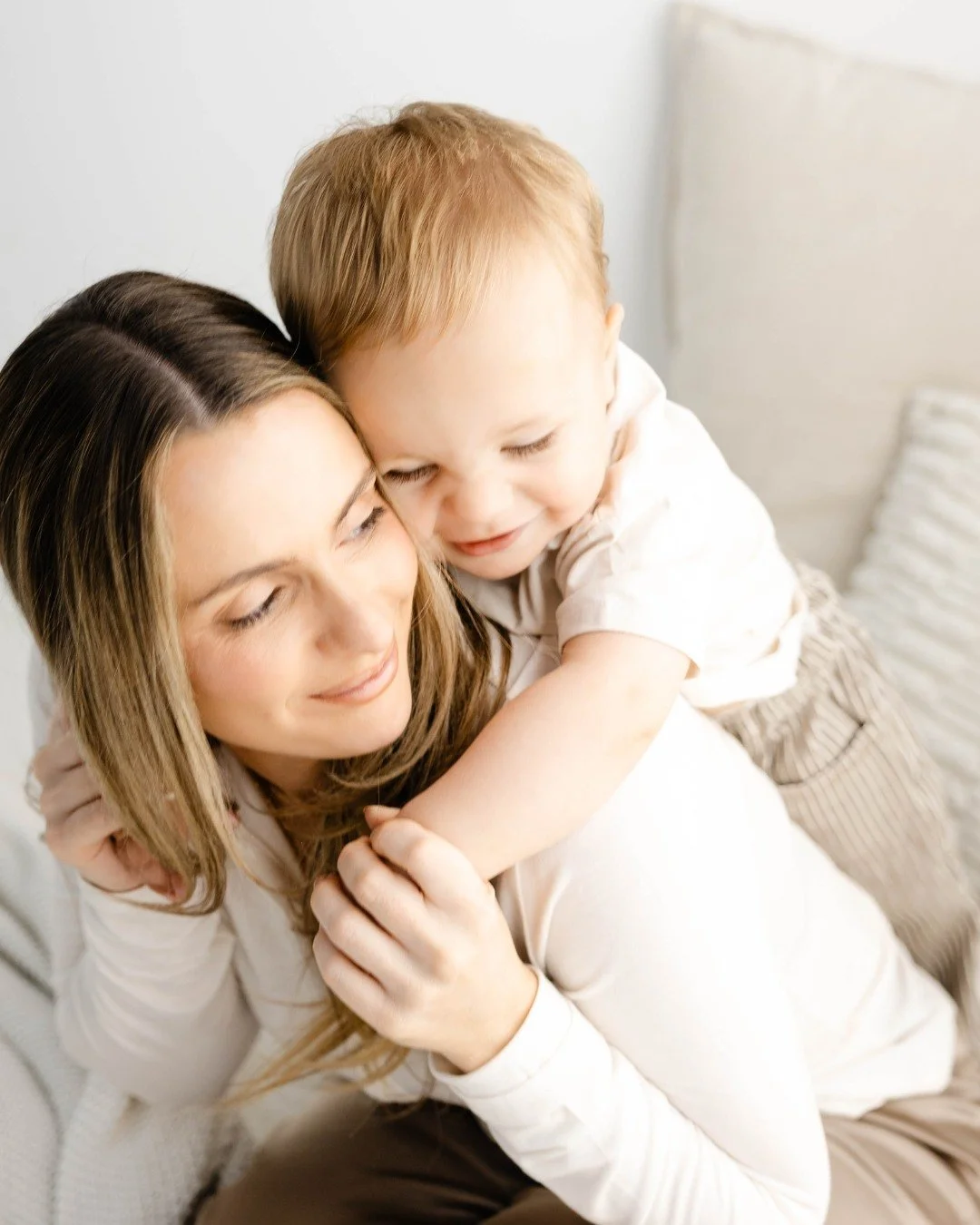 I was talking with another photographer this week about how I've been pulled toward more documentary-style photography lately. Like&hellip; I really just want to capture you with your babies doing ordinary things.  All the snuggs. Less of the fuss. 

