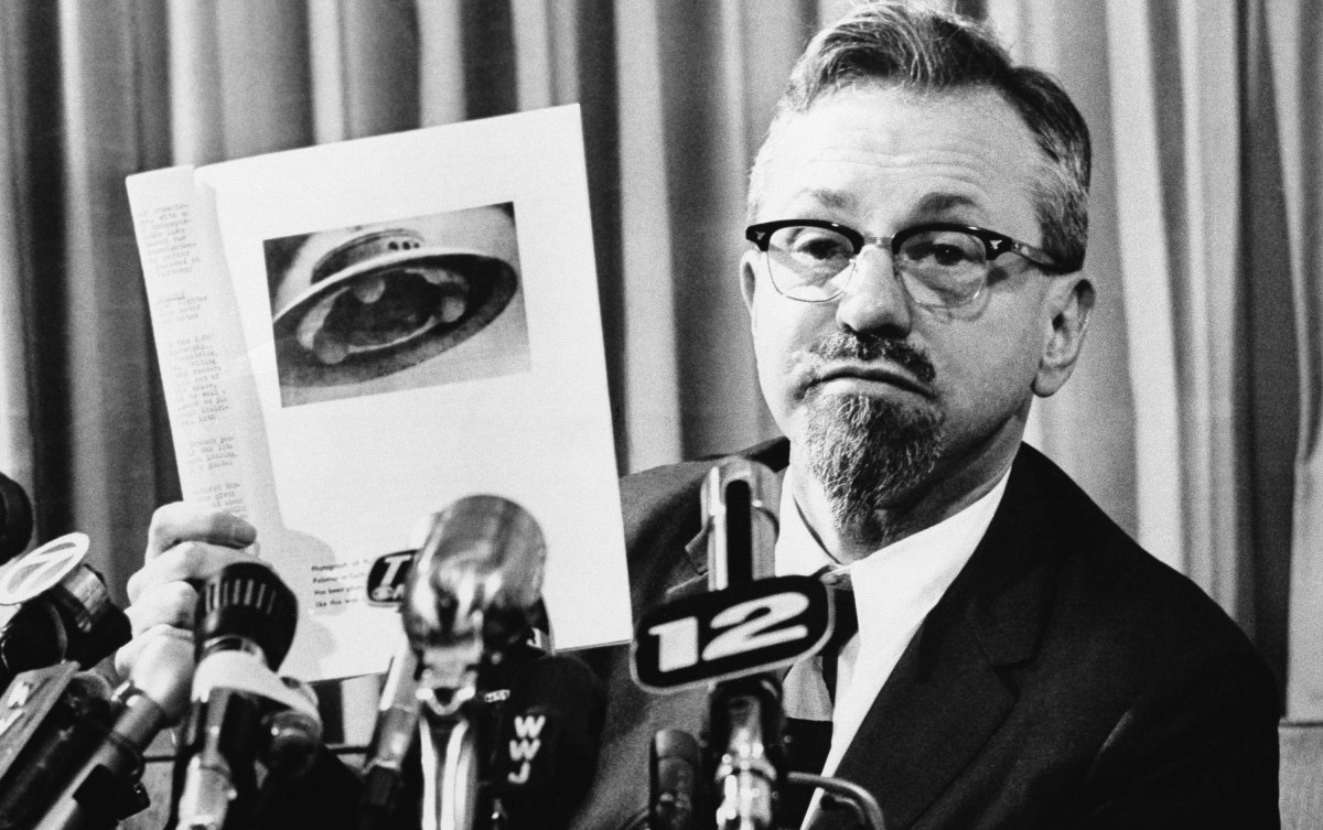 Dr. J. Alan Hynek
