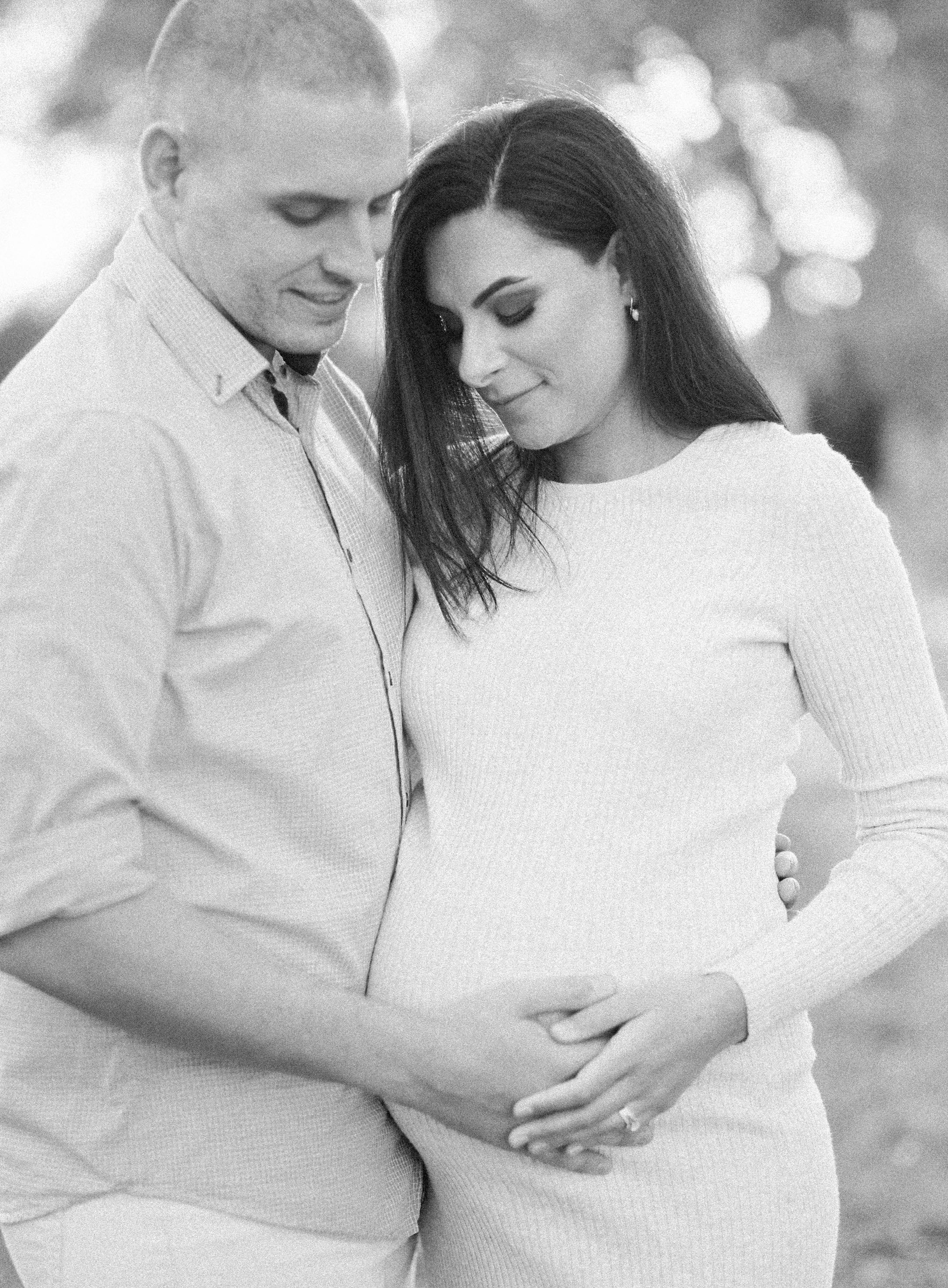 AmeliaClairePhotography_A+M_Pregnancy-1-85.jpeg