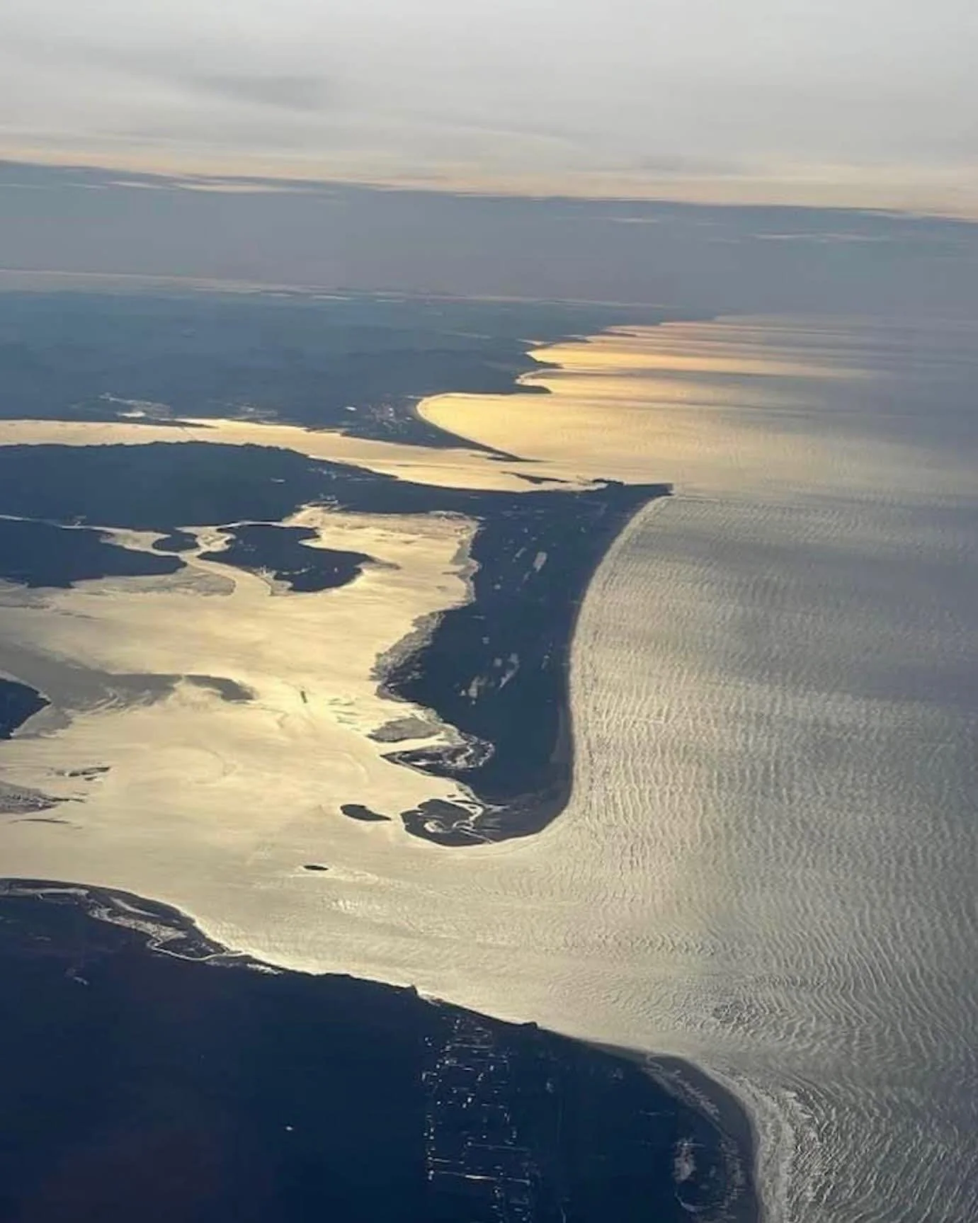I was thinking about the King Tides coming this week - and how our little sandbar will be impacted. This photo of the Long Beach WA peninsula was taken Jan 2024 by a local woman -Donna Boyle - full credit to Donna. Doesn&rsquo;t this photo show the r