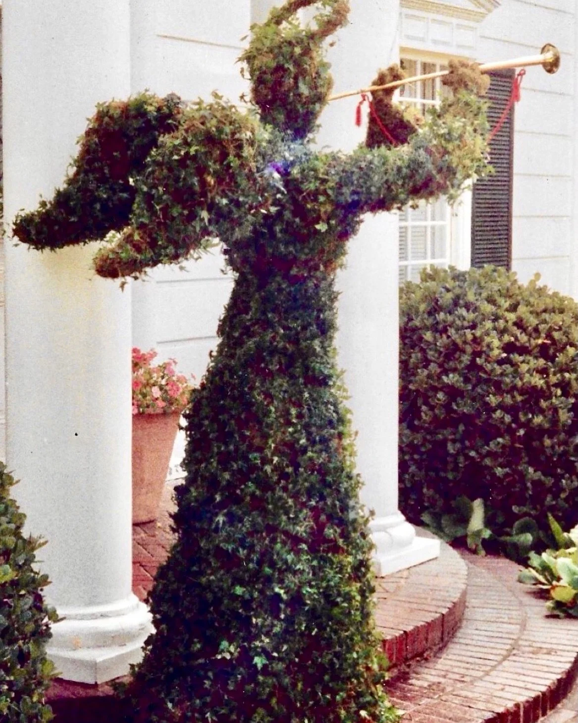 I can&rsquo;t wait to get back to welding up more topiary! I miss it! I made this lovely angel (and I&rsquo;ve made quite a few in all sizes from table top to 9 feet) is 6 ft tall. I made her years ago for a Beverly Hills Show House. It was quite the