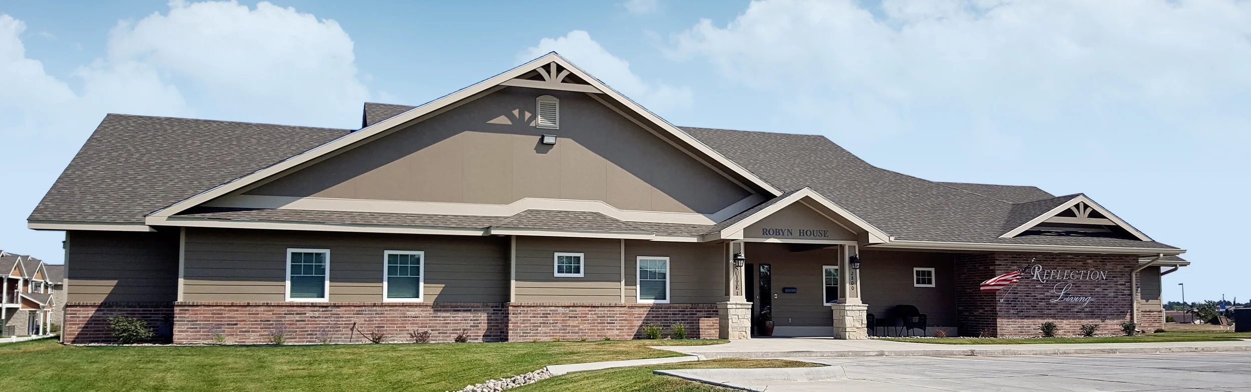 robyn-house-banner.jpg