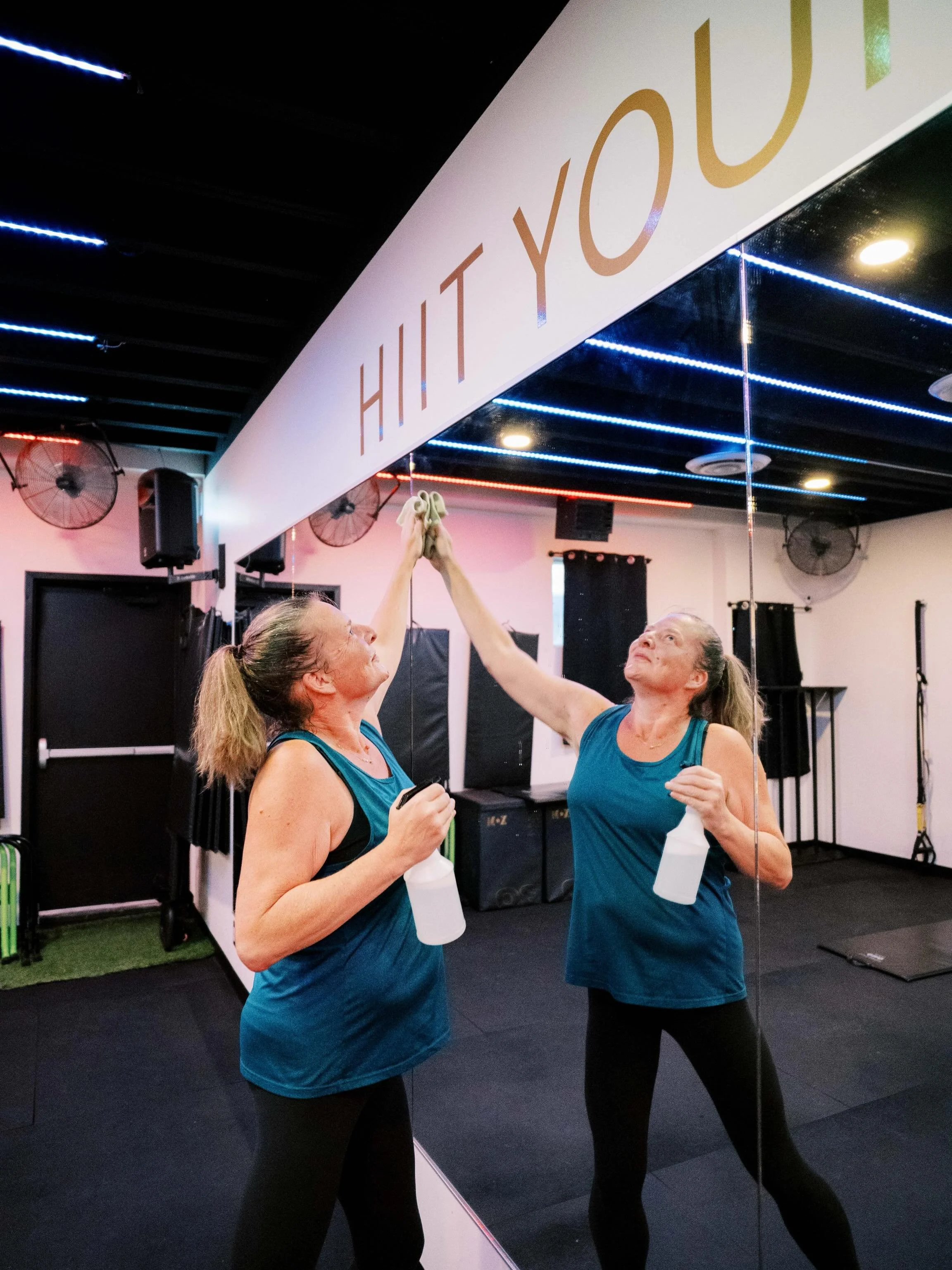 🏔️PEAK ENERGY 🔥 

Let&rsquo;s take a moment to thank the 5 incredible humans who keep this place clean and welcoming every day. 👏 

Our front desk team at PEAK go above and beyond to make sure the studio is running smoothly (and those dang mirrors