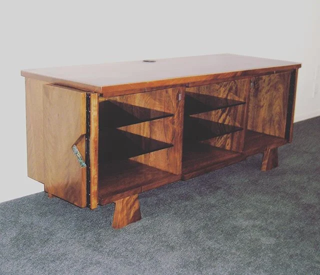 Contemporary Pohutukawa Entertainment Unit. Custom made by Brendon Catley. #nzmade #nzfurnituredesign #nzmadefurniture #bespokefurniture #bespokefurnituredesign #bespokefurnituredesign