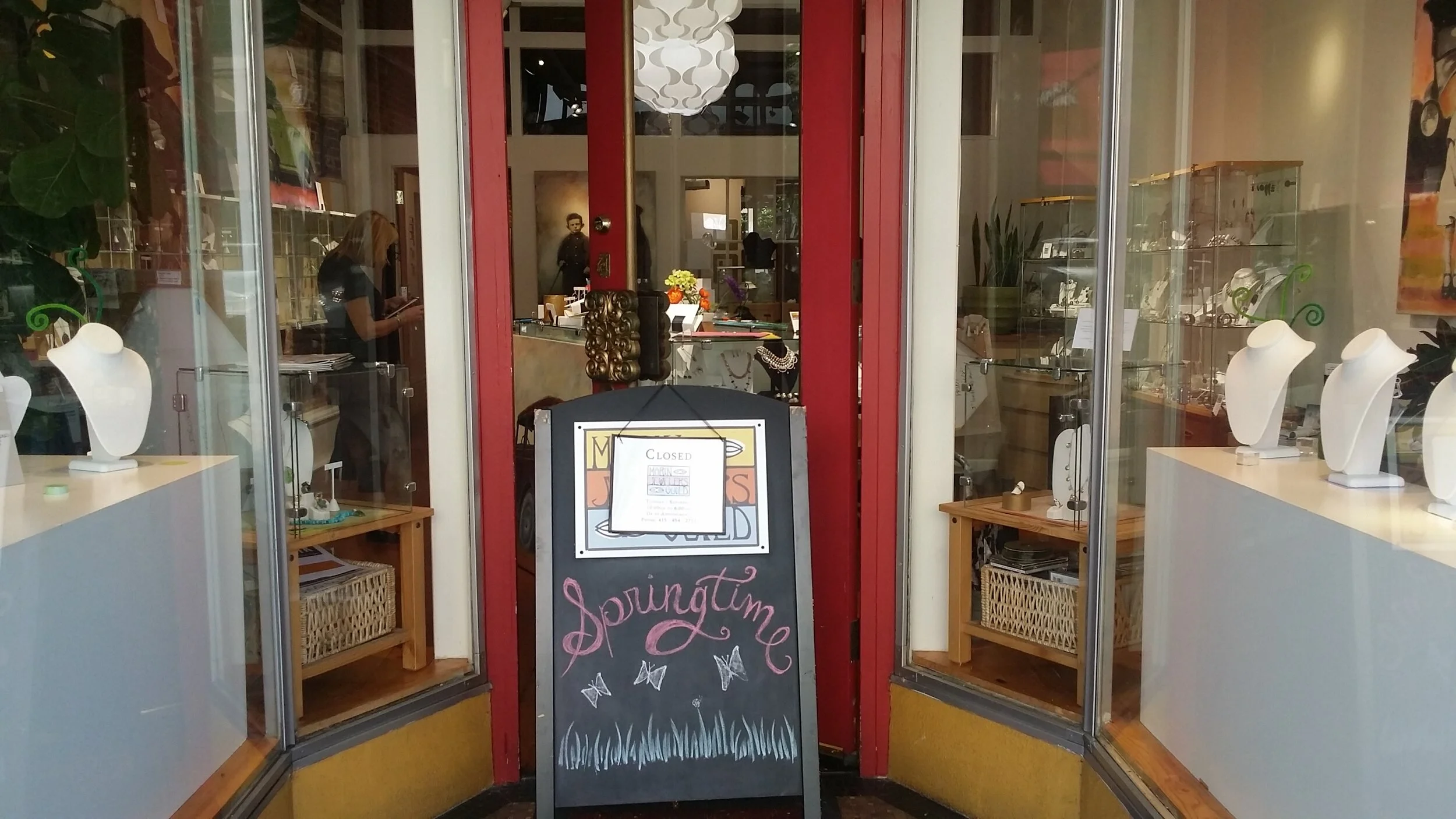 Arts_ArtWalkSecondFridays1-SanRafael.jpg