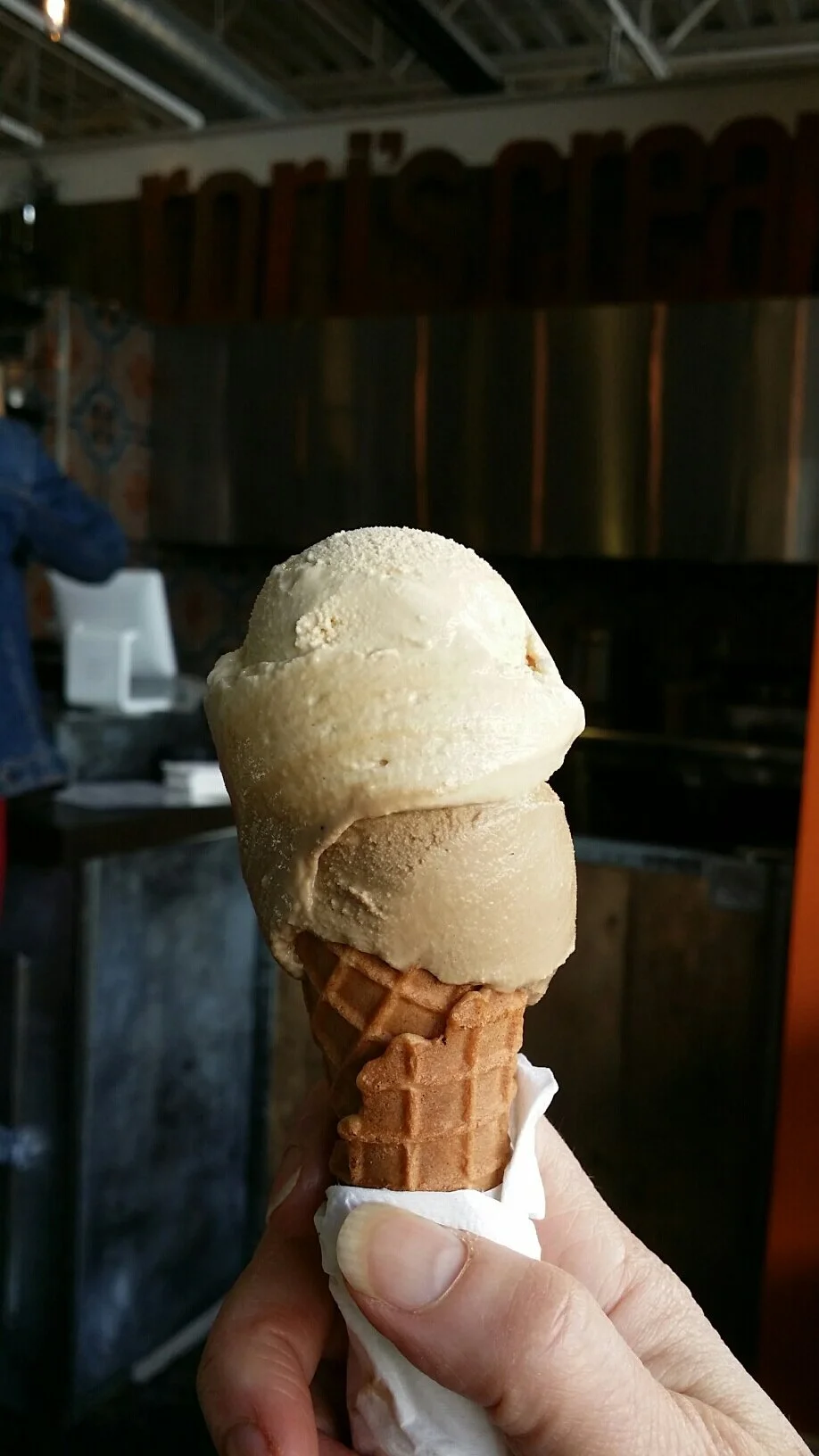 Food_RorisIceCream1-SantaBarbara.jpg