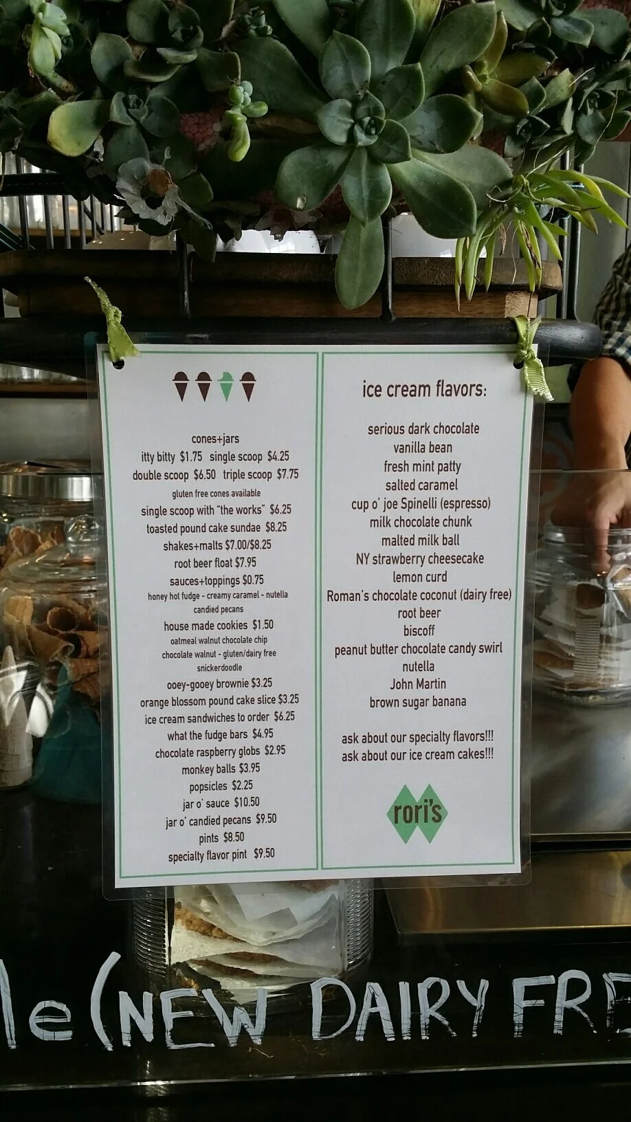 Food_RorisIceCream2-SantaBarbara.jpg