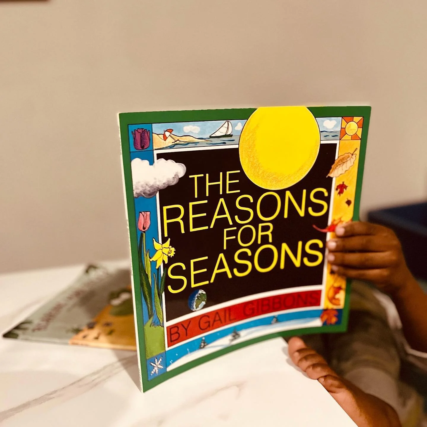mom tip: parent with the seasons, not against it.

ie creating seasonal bucket list with high x low energy activities, outings, celebrations, meals to make, folks to vibe with, plants to discover, nature to witness and inner rhythms to honor.

you ca