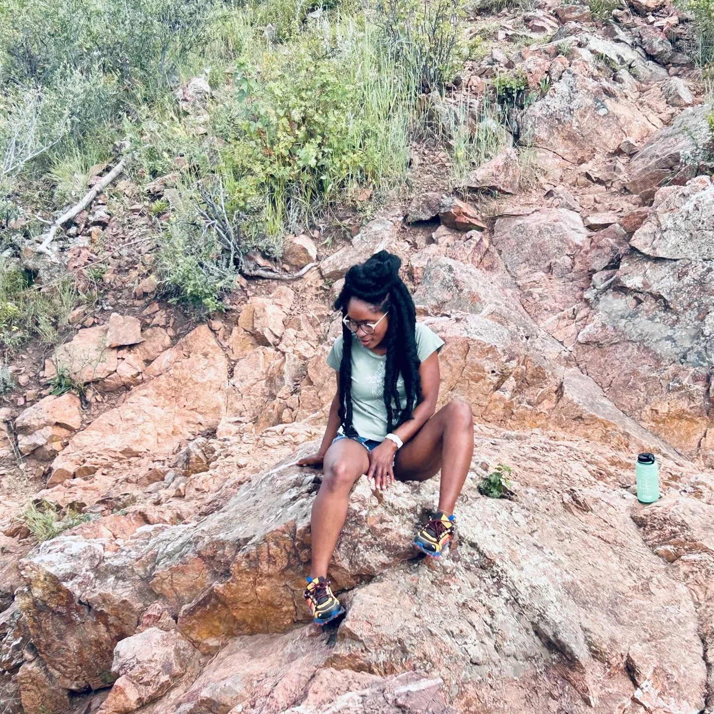 allowing your pain to teach, guide, soften and heal you is the real life hack

catch me soften through the things that pull at my heart strings 

wishing you the ability too ✨

#alchemy