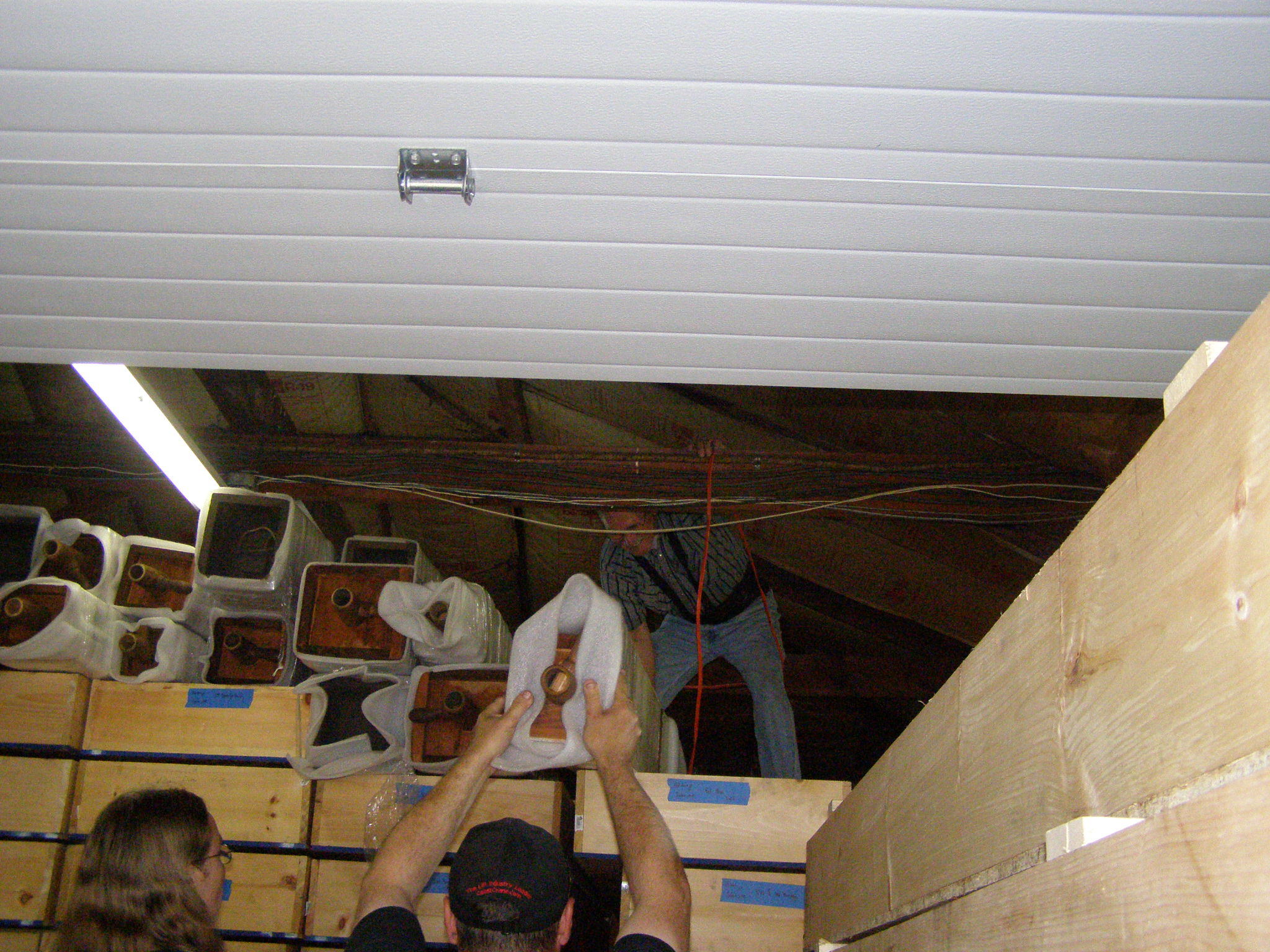 2009 09 12 _04 The Wooden Pipes Are Put In Place In The Prestbye Garage.jpg