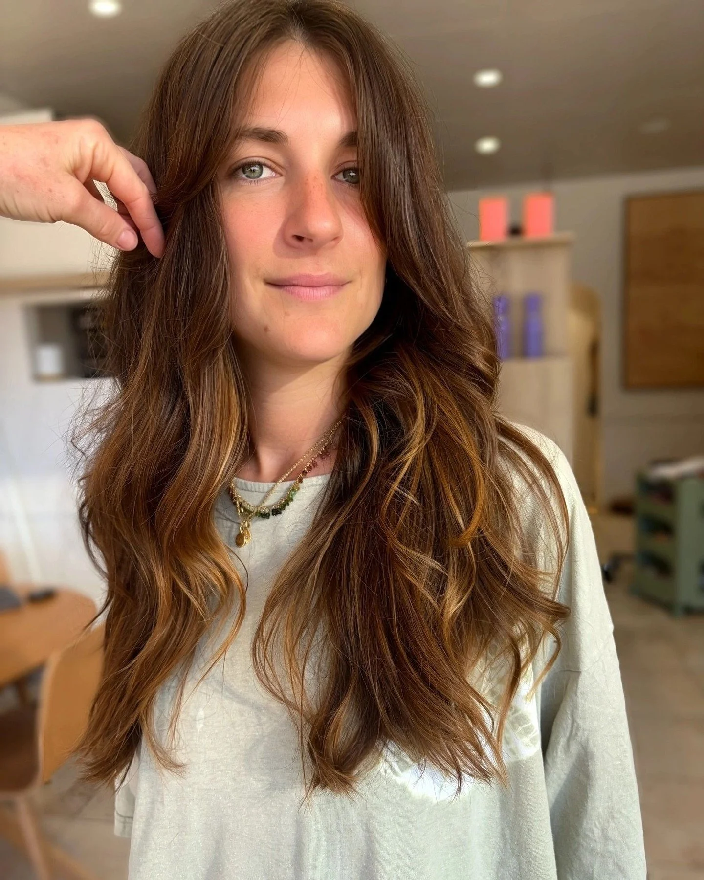 Mermaid hair magic ✨🧜&zwj;♀️

Flowing, dimensional waves that blend. No matter your length, a blended gives you that effortless, lived-in beachy vibe.

#mermaidhair #balayage #hairgoals #beachywaves #balgowlahhair #northernbeacheshair #hairinspo #lo