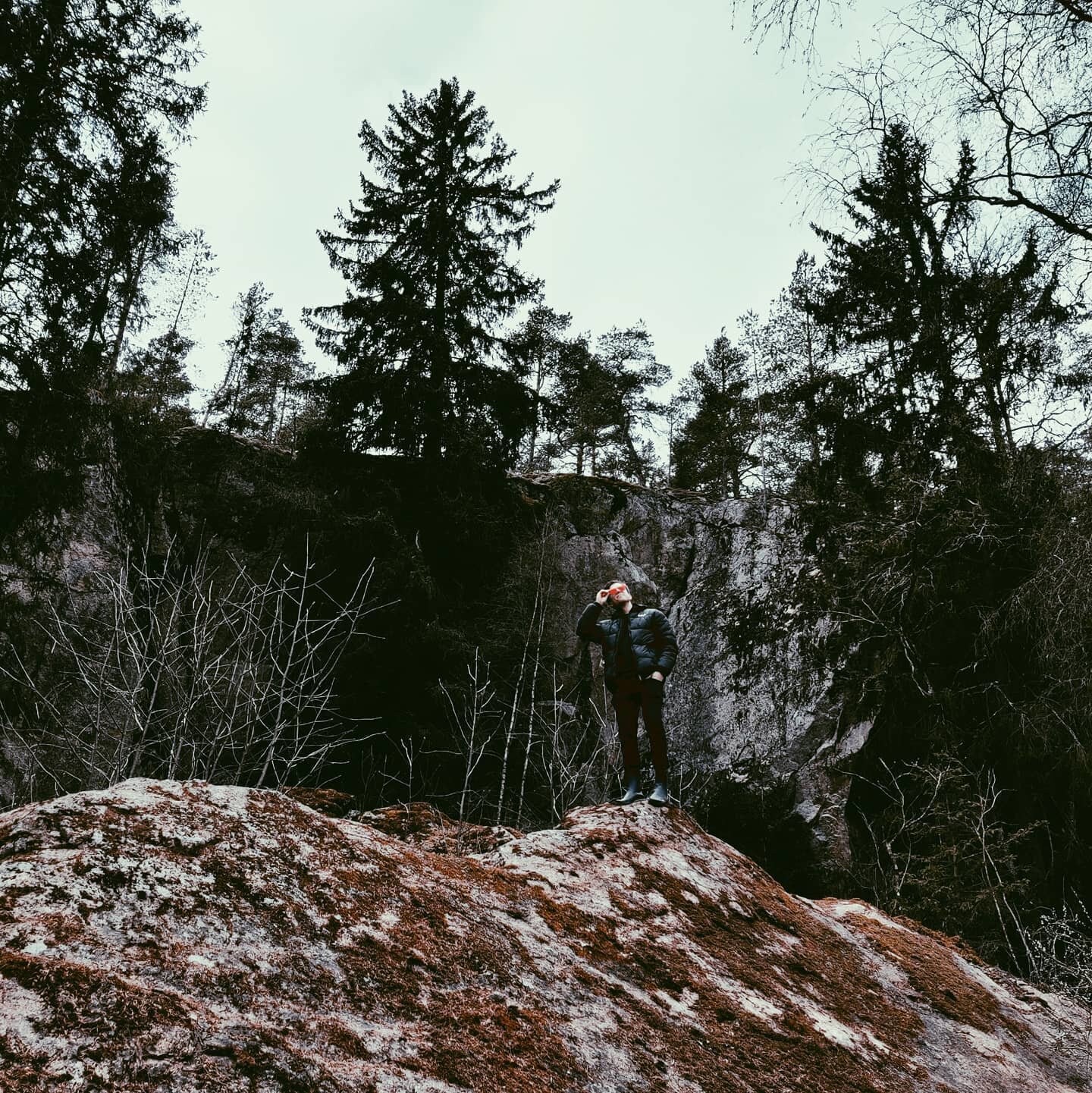 Chasing highs ⛰️🏞️😎🙌🏻
.
.
.
#mountians #samzimon #lifestyle #journey #music #producer #dj